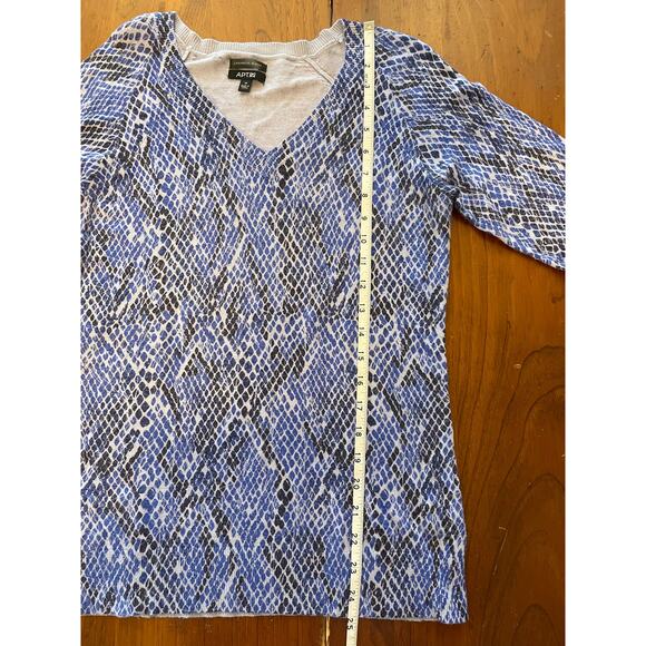 Apt. 9 Cashmere Blend Medium Women V Neck Sweater Pullover Blue Black Snake - Picture 8 of 9